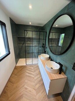 Carrelage mural vert salle de bain